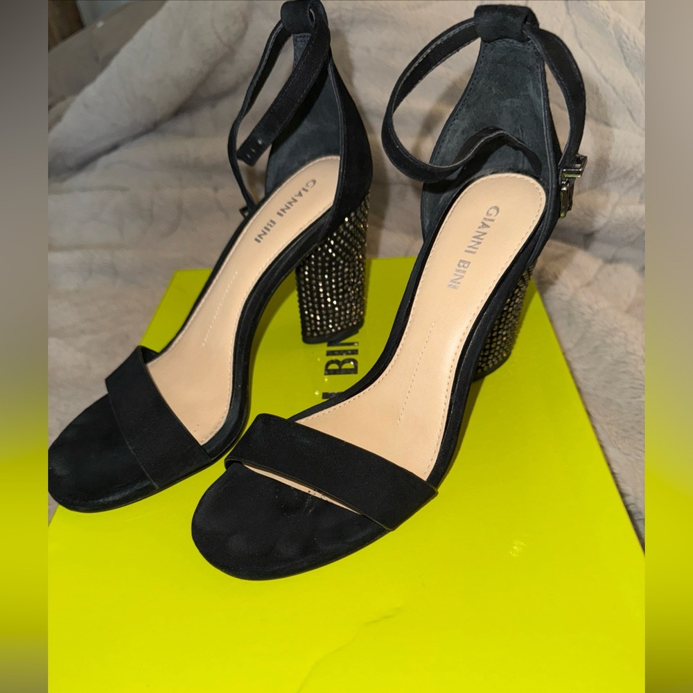 🔥 👠Gianni Bini Carlosa Seeded Studded 3” Heel Beautiful Sz 6.5 👠 🔥